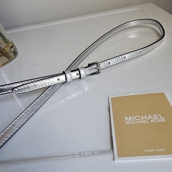 Michael kors phone crossbody - Picture 6 of 10